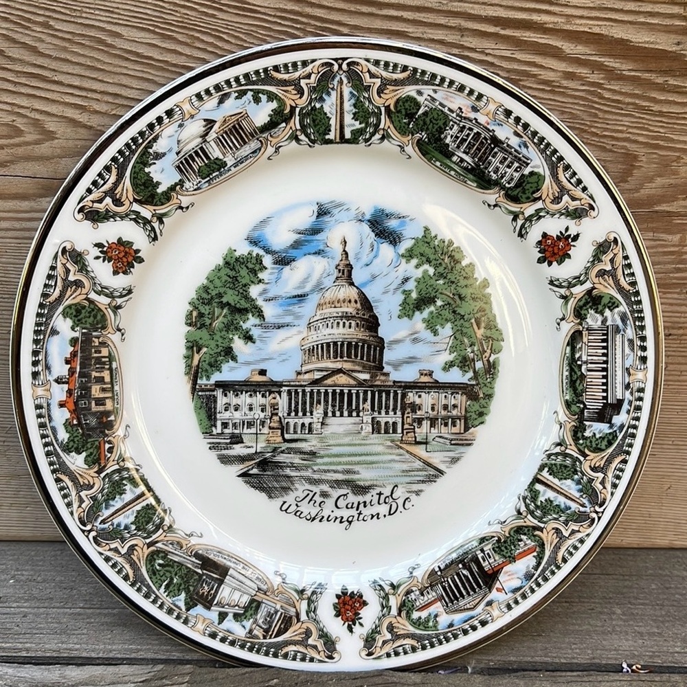 Vintage Souvenir Plate Featuring The Capitol Washington D.C. - Picture 11 of 11